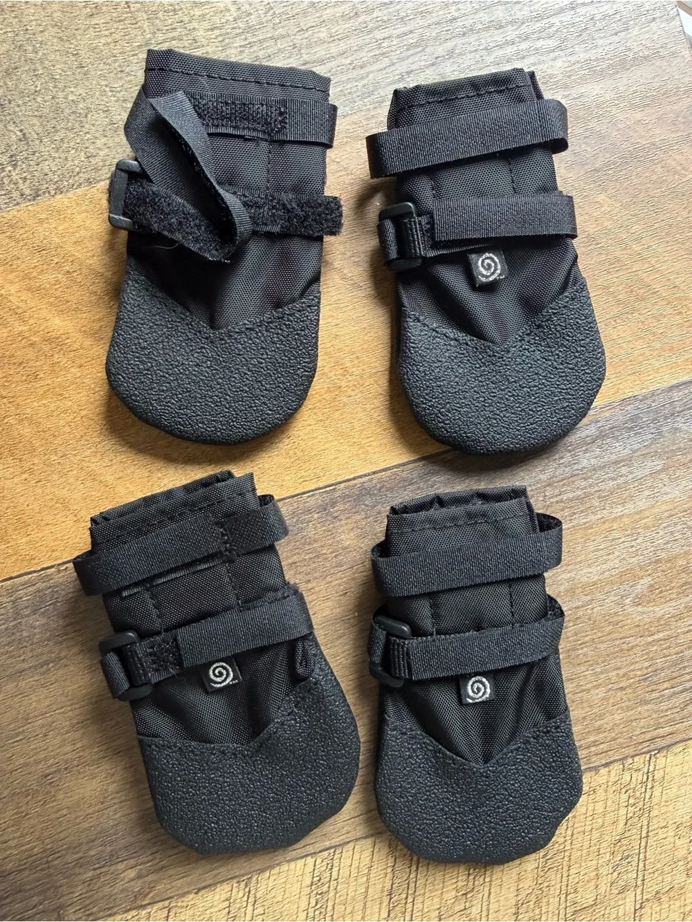 Black Reflective Strap Dog Boots — XS
